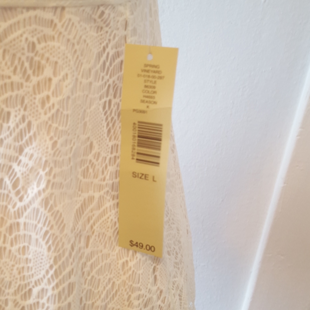 Lace Cream Tank - Picture 5 of 5